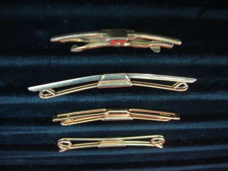 Vintage gold-tone collar stays set of four
