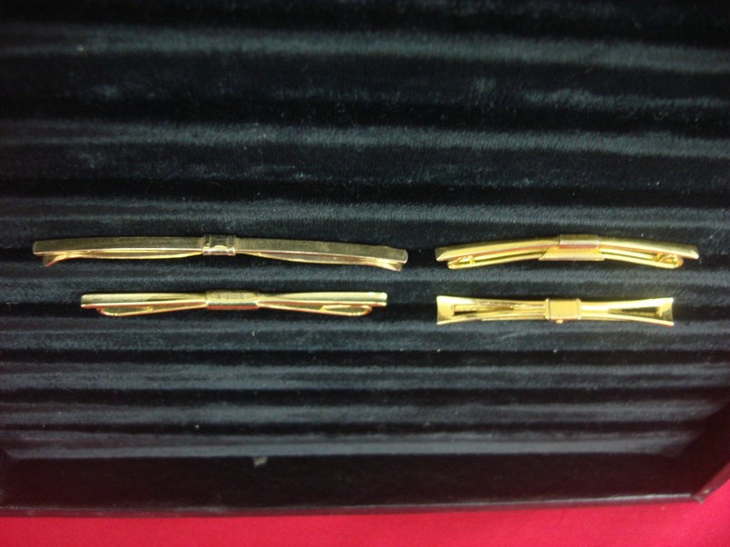 Vintage gold-tone collar bar stays set of four
