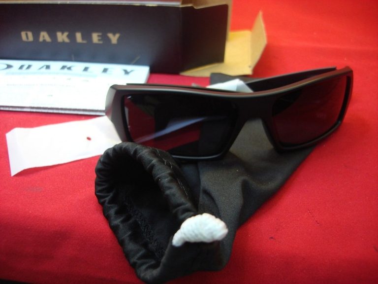 Oakley Gascan Sunglasses 03-473, Matte Black Frame and Grey Lenses (New, NIB)