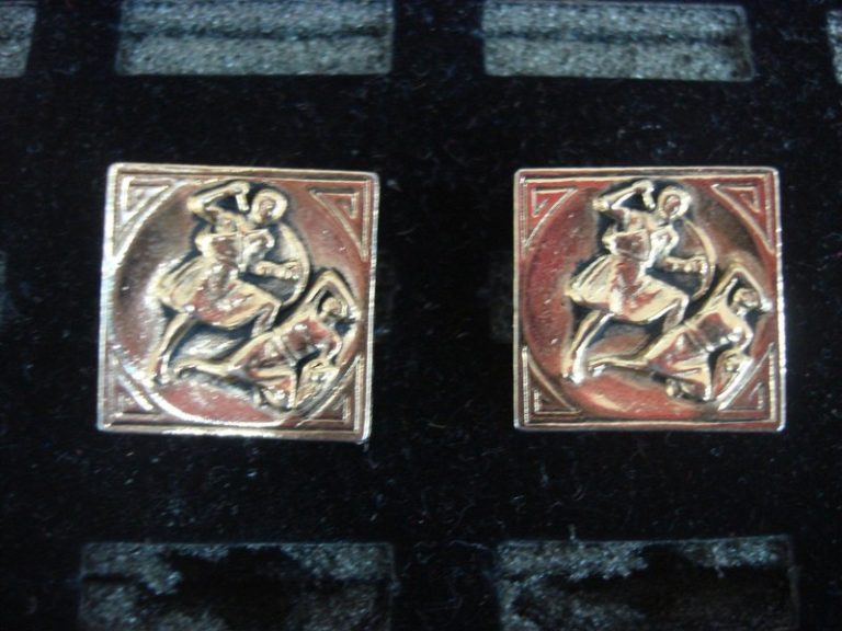 Vintage gold-tone gladiator cufflinks