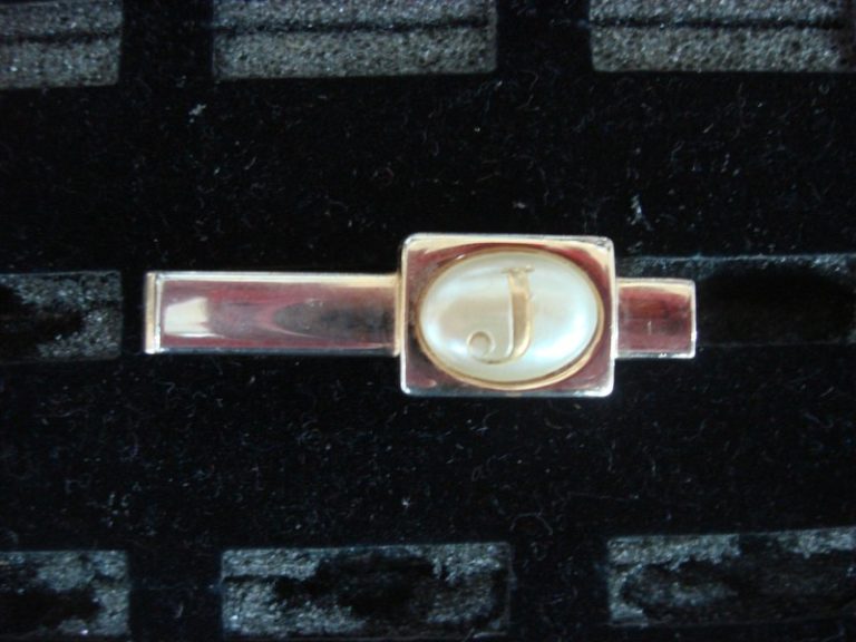 Vintage Swank Gold Tone 'J' Tie Clip
