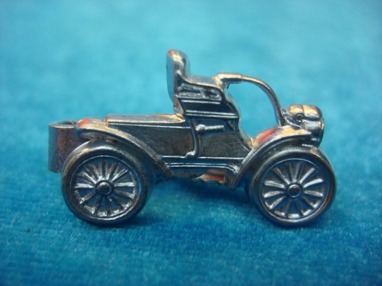 Vintage silver-tone Oldsmobile automobile tie clip