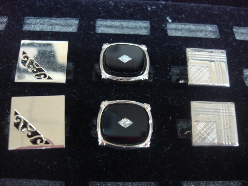 Vintage gold tone cufflinks (3 pairs)