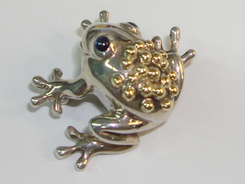 Vintage Tiffany & Co. sterling silver frog pin with sapphire eyes and 18K gold accents