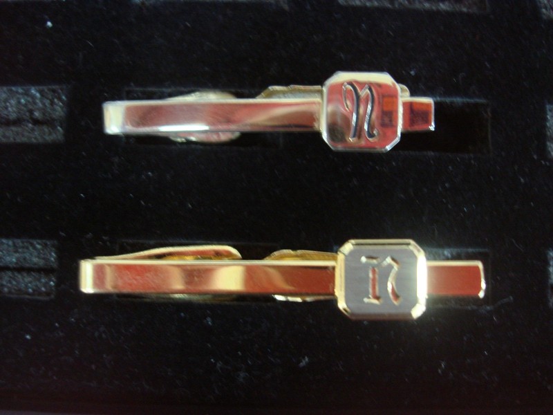 Vintage gold-tone 'N' tie clip set (2-piece)