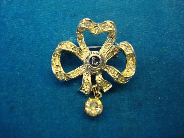 Vintage Lions Club pin with rhinestones, excellent condition