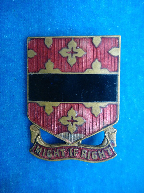 Vintage U.S. Army 182nd Field Artillery Regiment pin featuring the motto 'Might if Right' in red and black enamel.