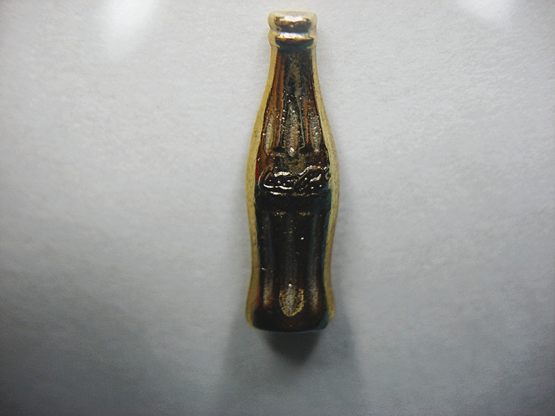 Vintage Coca-Cola bottle lapel pin, gold tone metal