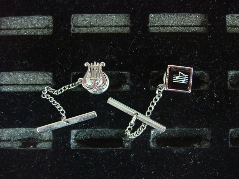 Vintage music tie tack set in silver tone