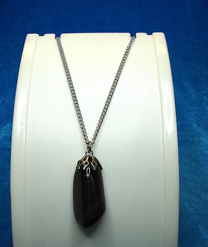 Vintage 24 inch necklace with colorful stone pendant