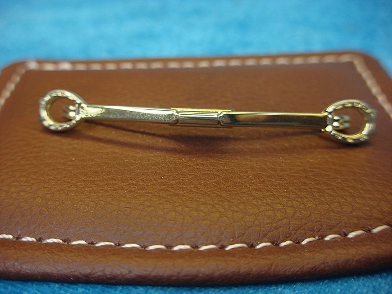Vintage gold-tone horseshoe collar bar stay, 2.5 inches long