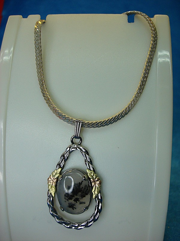 Silver tone tri-color moss agate pendant necklace
