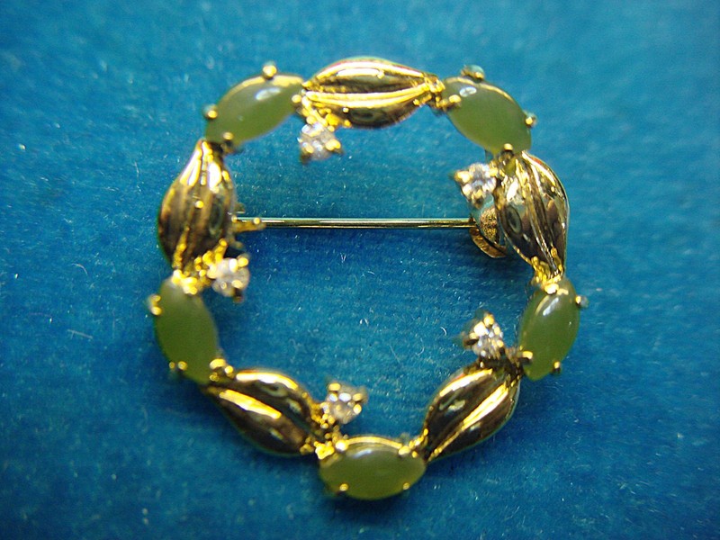 Gold Tone Jade & Cubic Zirconia Wreath Pin