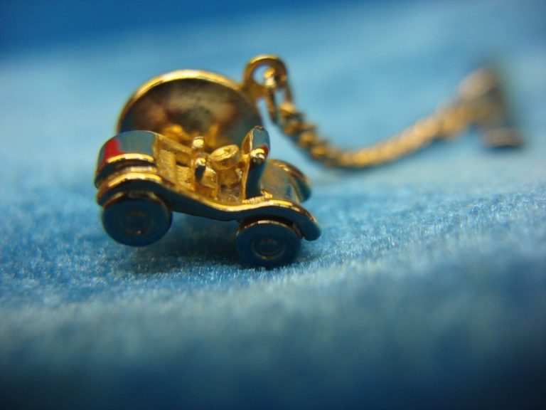 Vintage Sarah Coventry Dune Buggy Tie Tac/Lapel Pin - Gold-Tone, Excellent Condition