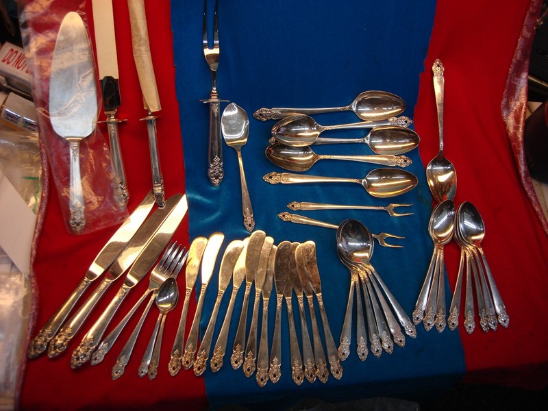 Oneida Distinction Prestige Flatware Set (46 PC), Lightly Used - Bonus Pieces Included!