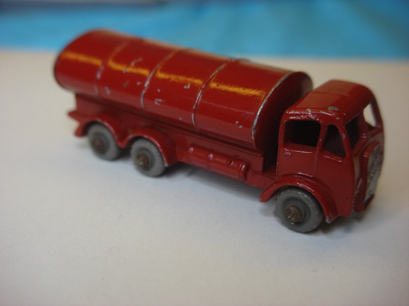 Vintage Lesney Matchbox No. 11B Road Tanker (Red, 1958) - Classic Diecast Collectible
