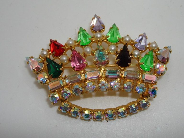 Vintage B. David Rhinestone Crown Brooch Pin, 1970s Gold Tone with Foiled Pearls & Crystals