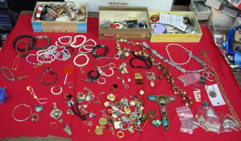 Vintage costume jewelry estate lot, 7 lbs