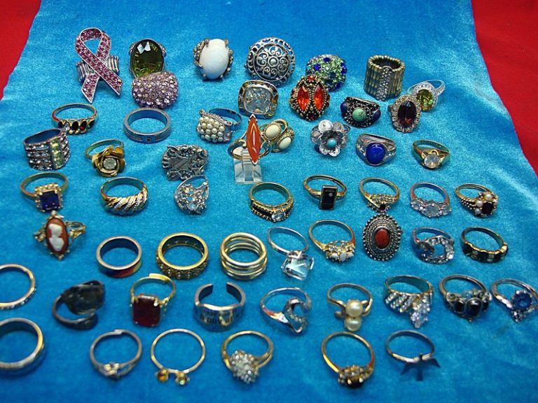 Vintage and modern unique rings for sale in a bulk lot