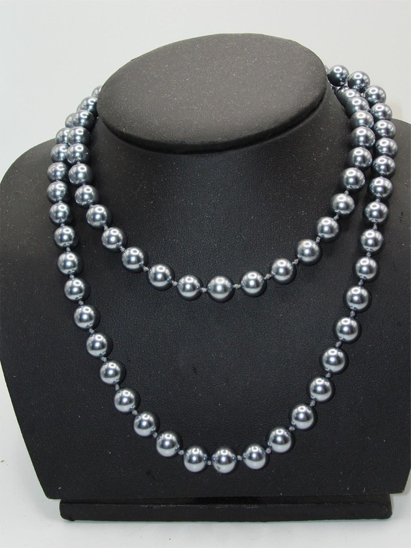 Vintage faux pearl necklace with gray pearls, knotted design