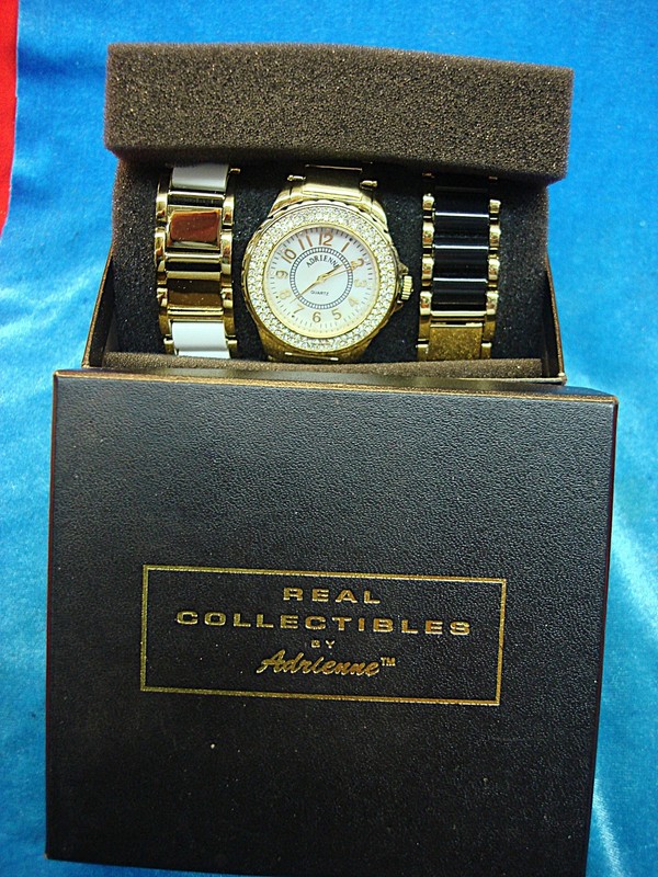 Adrienne quartz wristwatch with three interchangeable bracelets