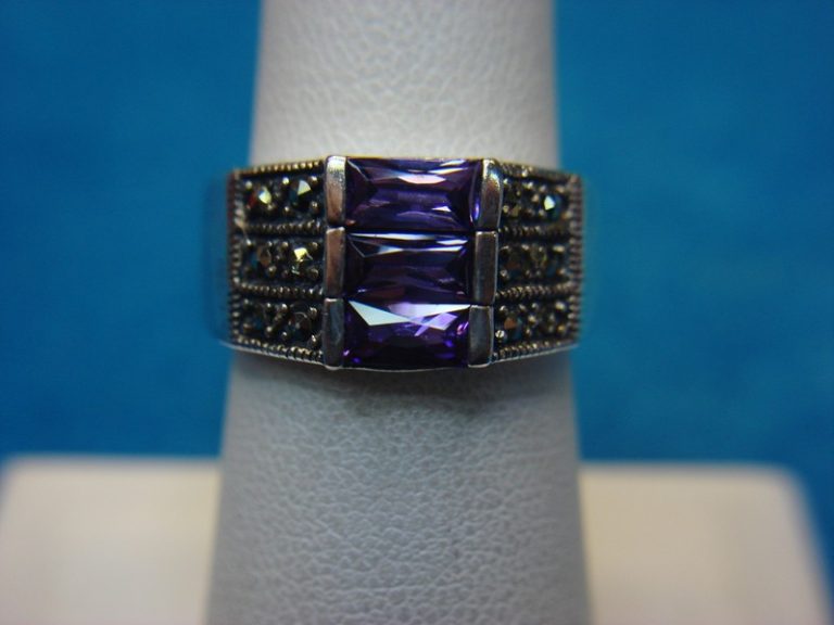 Sterling silver ring with purple stones and sparkling marcasites, size 6 3/4