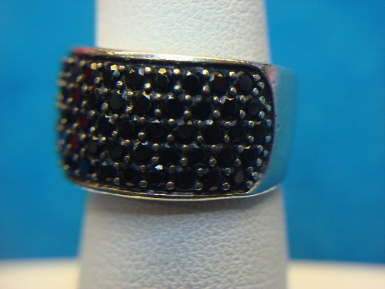 Sterling silver band ring with black stones, size 6, pre-owned