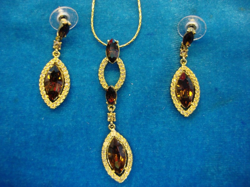 Brown Marquise Cut Stone Necklace & Earring Set - Vintage Elegant Jewelry
