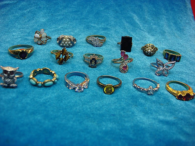 Lot of 17 vintage and modern estate rings, unique designer styles.