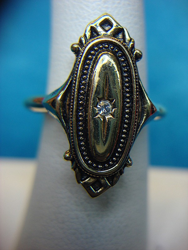 Vintage Avon Kensington ring in Victorian Revival style, adjustable size 7-9