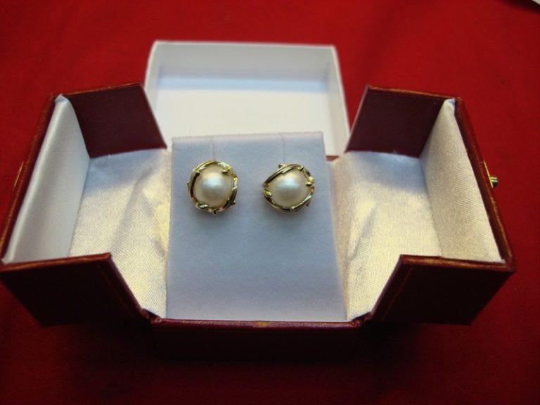 Vintage Ballou Mabe Pearl Earrings | 14K Gold Studs, Fancy Design (9mm)