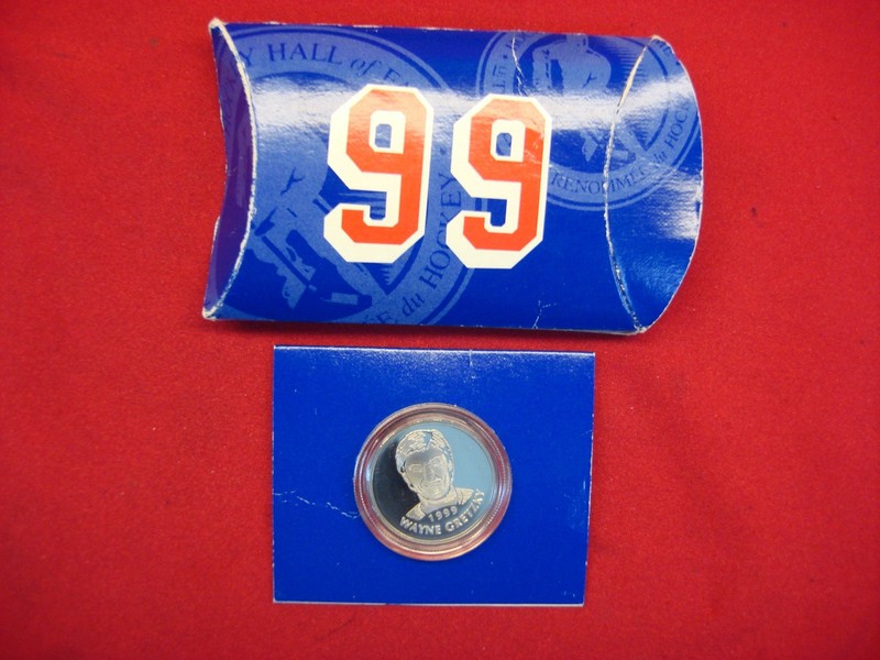 Wayne Gretzky 1999 Hockey Hall of Fame Commemorative Round Coin