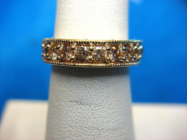 Sterling silver filigree ring with champagne-colored stones, size 6