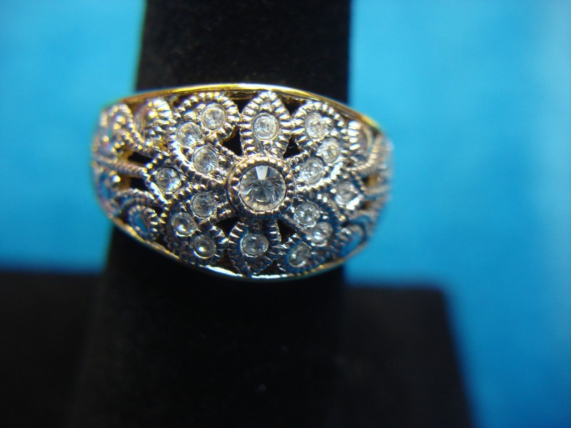 Vintage Avon gold tone filigree ring with brilliants, size 7