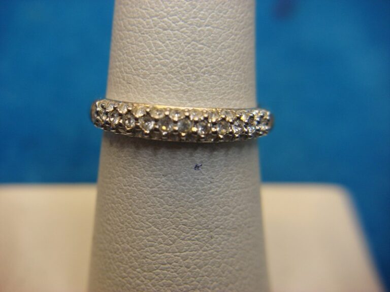 Avon Silver Tone Diamond Cluster Ring Size 6 3/4