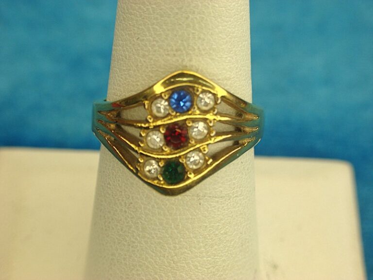 Vintage Avon gold-tone ring with multicolor stones, size 8