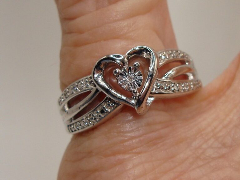 Vintage Kay Jewelers sterling silver and diamond heart ring, size 7
