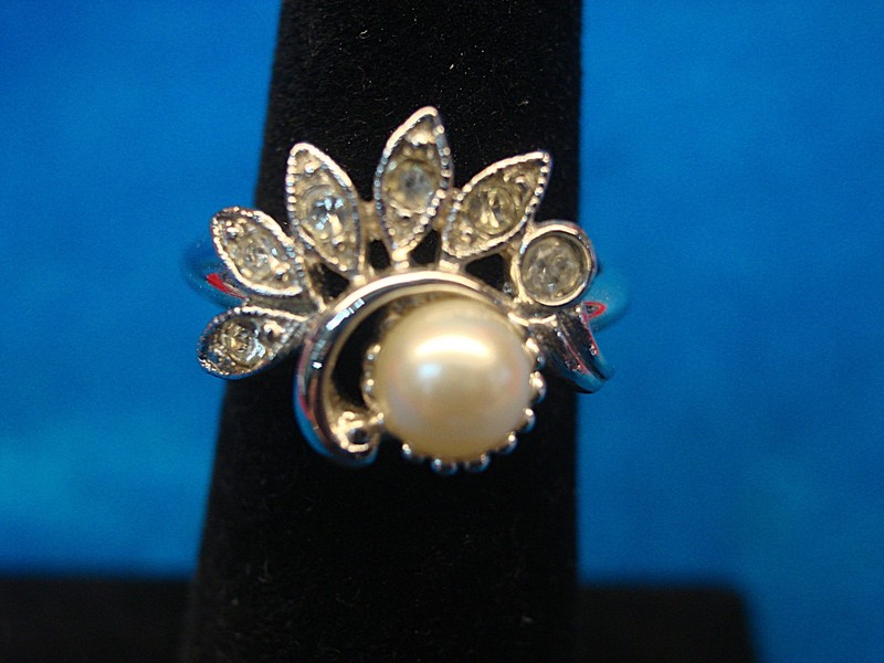 Vintage Avon silver tone ring with faux pearl and brilliants, adjustable size 4 1/2-6 1/2