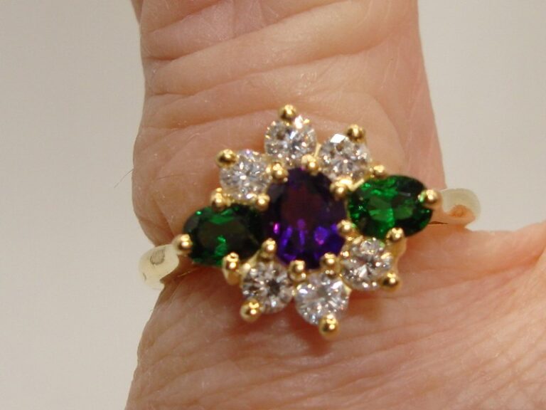 Vintage Charles Green & Sons 18K gold tsavorite garnet and diamond ring, size 6 1/4