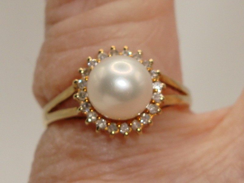 14K gold cultured pearl and diamond halo ring, size 6