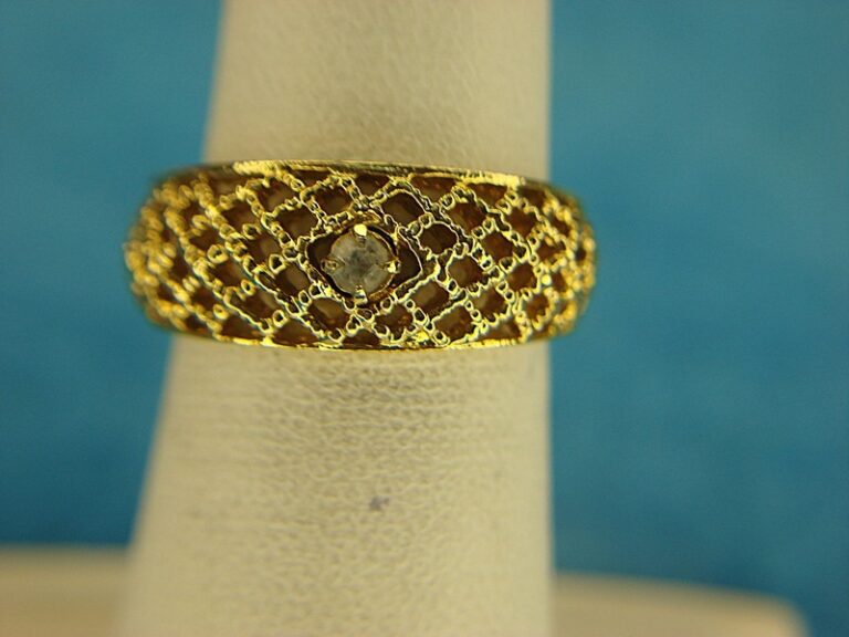 Avon Gold Tone Basketweave Ring with Brilliant Accent - Size 5.5
