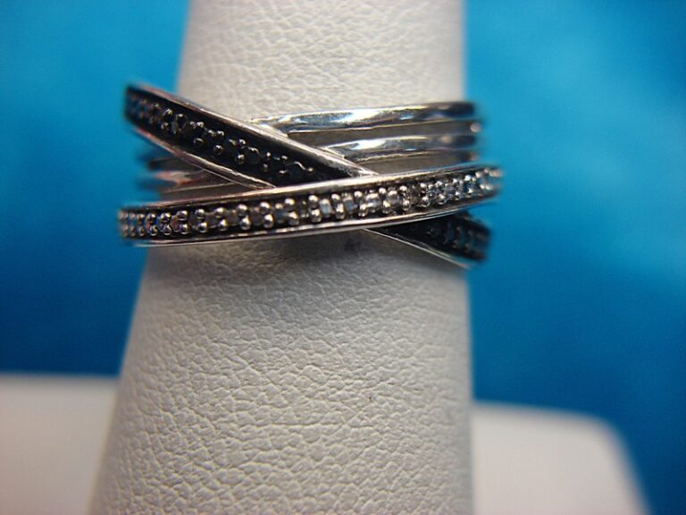 Vintage Sterling Silver Black & White Diamond Ring Size 6 3/4