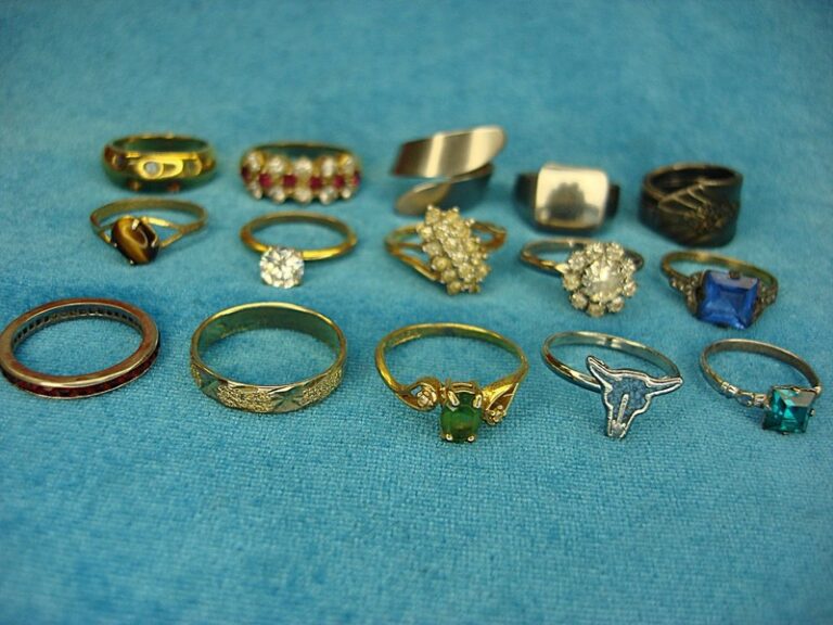 Estate lot of 15 unique vintage and modern fashion rings