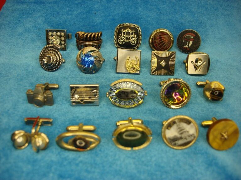 Vintage cufflinks (20 singles) in a unique assortment of styles and materials, ideal for jewelry making.