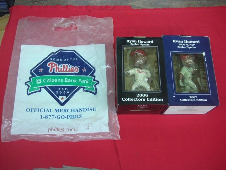 Ryan Howard Bobblehead Set (2006 & 2007) - Phillies NL MVP Commemorative