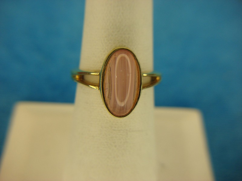 Vintage Avon Gold Tone Ring with Pink Oval Stone - Size 6 3/4