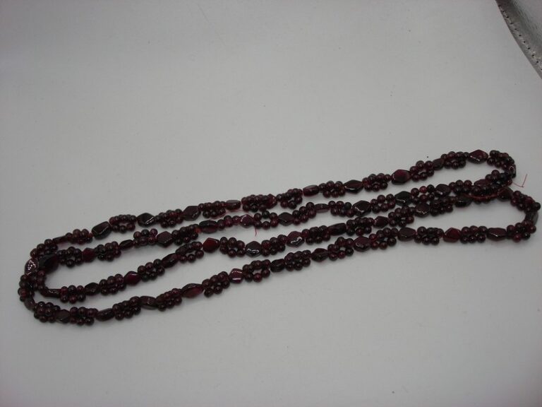 Antique Bohemian garnet bead strand necklace