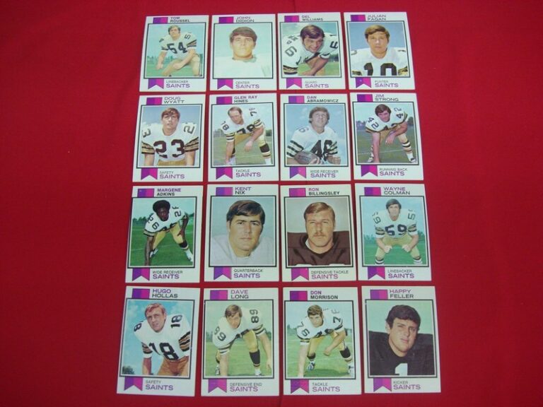 Vintage 1973 Topps New Orleans Saints football card lot