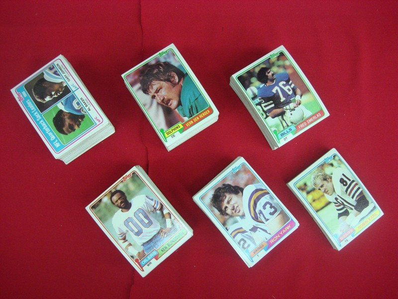 Vintage 1981 Topps Football Card Lot (454/528) in Excellent-Mint Condition