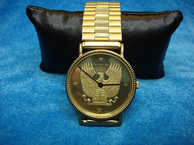 Vintage 1986 Franklin Mint Eagle Quartz Wristwatch